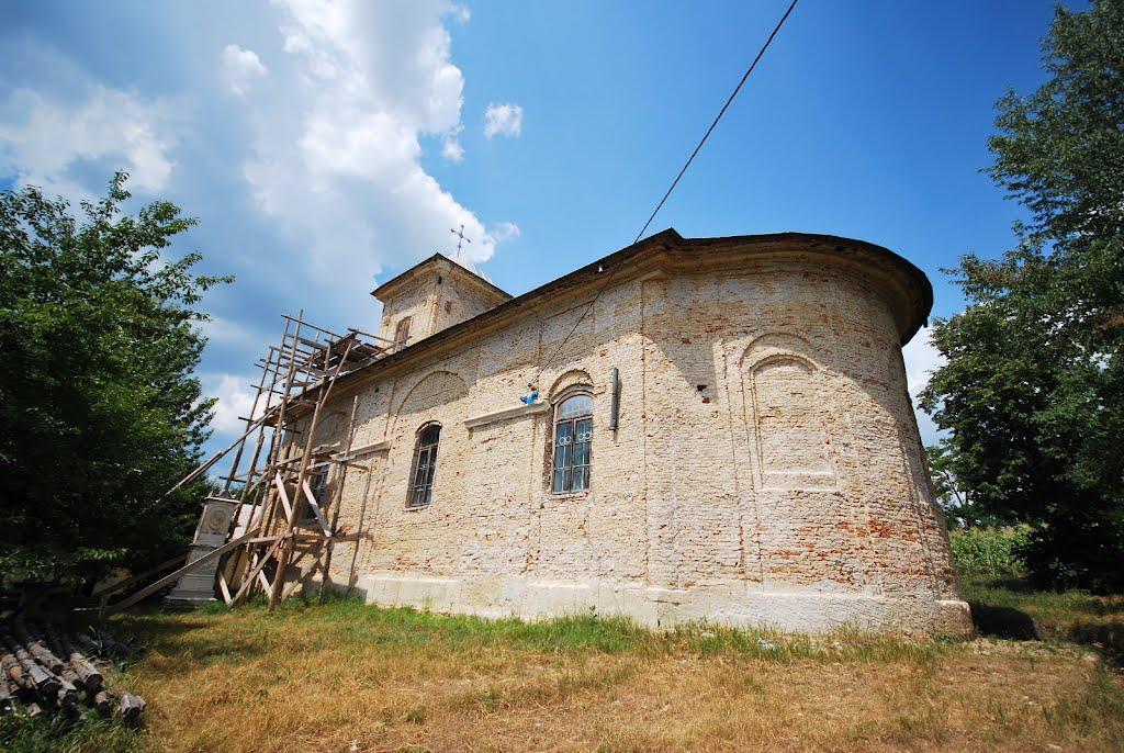 Biserica - exterior